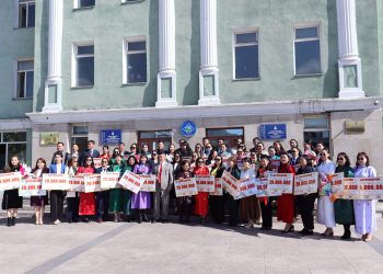 “ЧАДВАРЛАГ БАГШ” АРГА ХЭМЖЭЭНИЙ ХҮРЭЭНД БАГШИД ОРОН СУУЦНЫ ДЭМЖЛЭГ ҮЙЛ АЖИЛЛАГАА