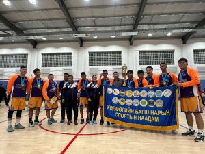 Read more about the article Дархан-Уул аймагт СПОРТЫН 5 ТӨРЛӨӨР зохион байгуулагдсан “Багш нарын спортын XXI” наадамд 19 аймаг оролцож Завхан аймгийн багш нар сагсан бөмбөгийн төрөлд III-р байр эзэллээ. БАГШ НАРААРАА ҮНЭХЭЭР БАХАРХАЖ БАЙНАА.